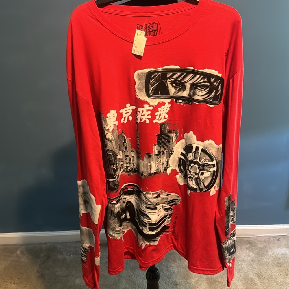 Item 73 NWOT Men Tee W/ Socks Size 3XL - Picture 4 of 7